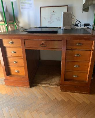 Scrivania d’epoca primi ‘900 in legno massello