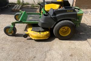 Trattorino taglia erba John Deere Z425