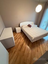 Letto, como’ e comodini