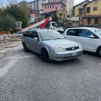 Ford mondeo intera per ricambi