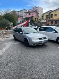 Ford mondeo intera per ricambi