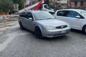 Ford mondeo intera per ricambi