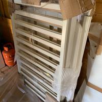 1 Culla e 1 lettino in legno per bambini