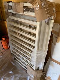 1 Culla e 1 lettino in legno per bambini