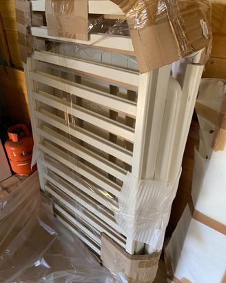 1 Culla e 1 lettino in legno per bambini