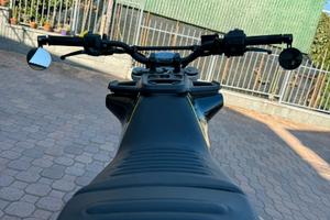 Husqvarna svartpilen 401 ABS