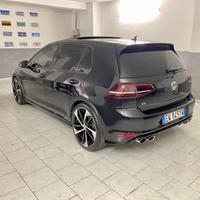 Golf R