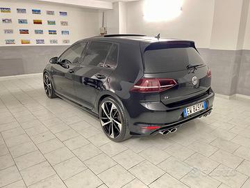 Golf R