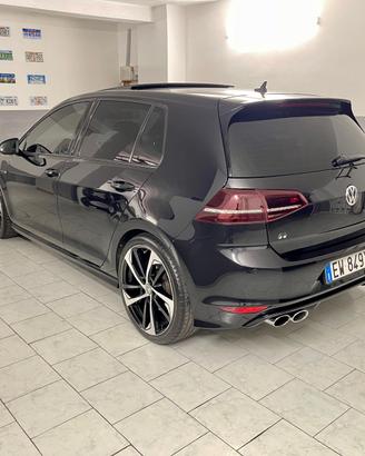 Golf R
