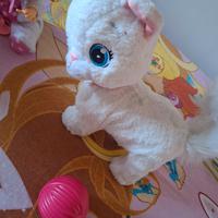 Bianca gattina interattiva