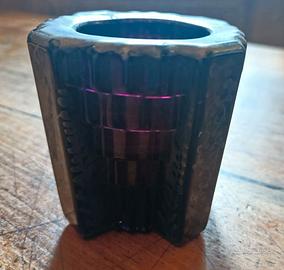 Vasetto antico in vetro viola e decorato argento