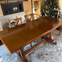 Tavolo in legno ciliegio color noce