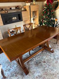 Tavolo in legno ciliegio color noce