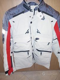 giacca e pantaloni da moto 