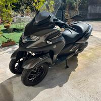 Yamaha tricity 300 patente B
