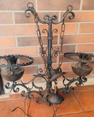 LAMPADARIO IN FERRO BATTUTO
