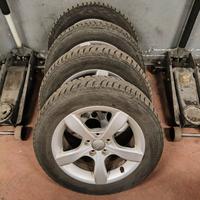 Cerchi in lega Audi A1 con gomme invernali