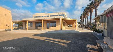 Locali commerciali nel centro di Maruggio