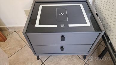 Comodino Moderno con Ricarica Wireless