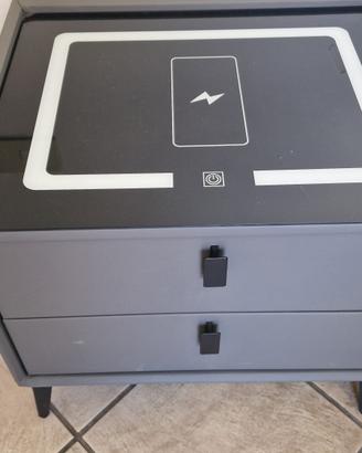 Comodino Moderno con Ricarica Wireless