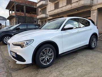 Alfa Romeo Stelvio 2.2 Turbodiesel 160 CV AT8 RWD