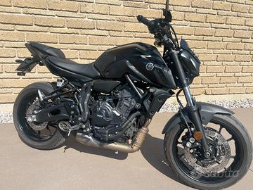 YAMAHA MT-07 Akrapovic