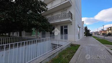 NEGOZIO A SAN GIOVANNI TEATINO