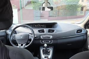 Auto renault scenic 7 posti