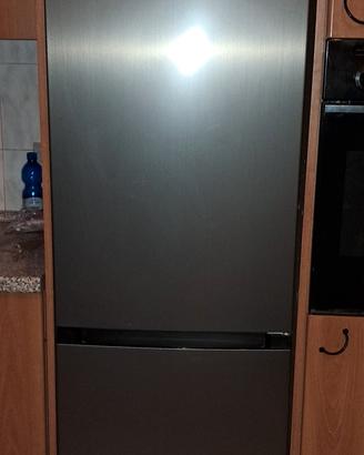 FRIGORIFERO SEKOM  € 175 .