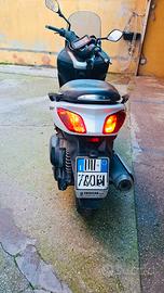 Yamaha xmax 250