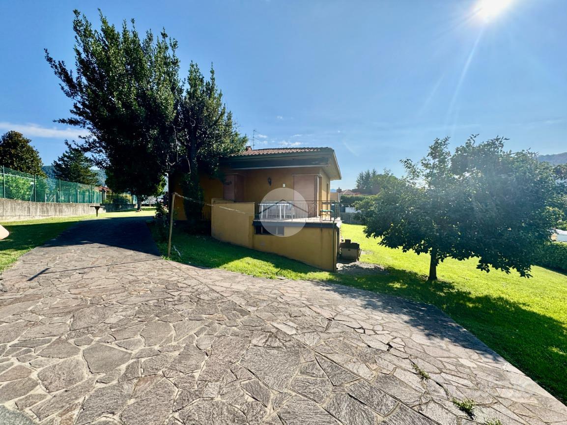 VILLA SINGOLA A PARATICO - Vista 6