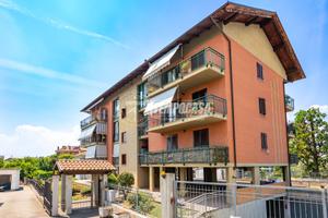 3 LOCALI con BOX AUTO DOPPIO e CANTINA
