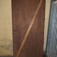 porta in legno massiccio 