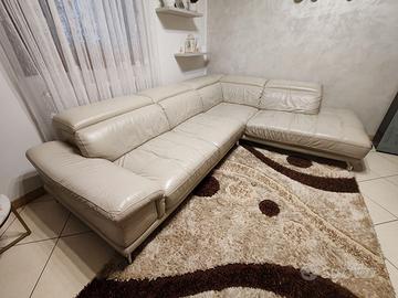divano in pelle ad angolo