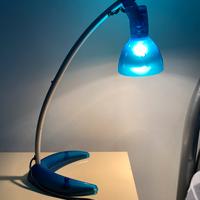 Lampada da scrivania blu