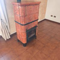 Stufa a legna in maiolica