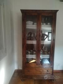 Vetrina in legno massello