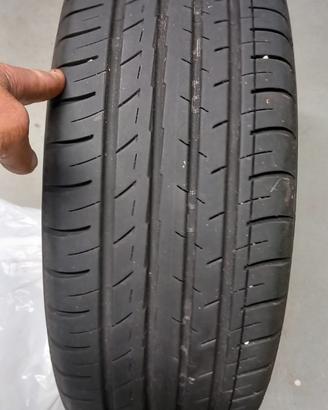 4 gomme con cerchioni RITIRO E PAG. SOLO A CASA