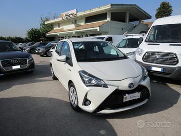 TOYOTA Yaris 1.5 Hybrid 5 porte Business NAVIGA