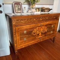 Lotto mobili antichi