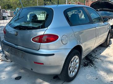 ALFA ROMEO 147 per ricambi usati