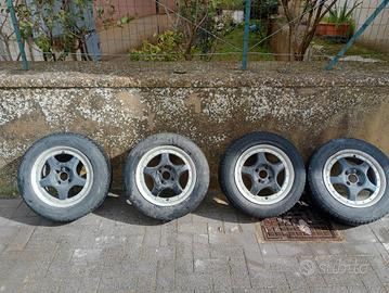 4 cerchi r 14 senza gomme...
