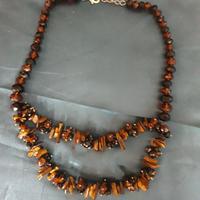 Collana con pietre l'Occhio  di tigre.