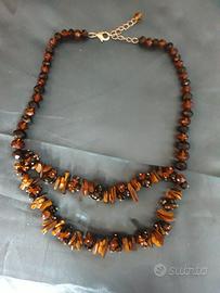 Collana con pietre l'Occhio  di tigre.