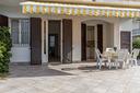 a-50-mt-dal-mare-con-giardino