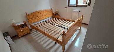 Letto Matrimoniale in legno massello + 2 comodini