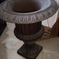 antico vaso in ghisa vedi tutte le foto 