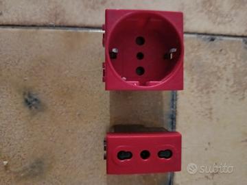 prese living internazional rosse