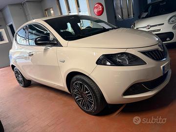 Lancia Ypsilon 1.0 FireFly 5 porte S&S Hybrid Ecoc