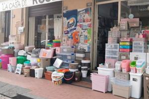 Attività commerciale casalinghi e detersivi